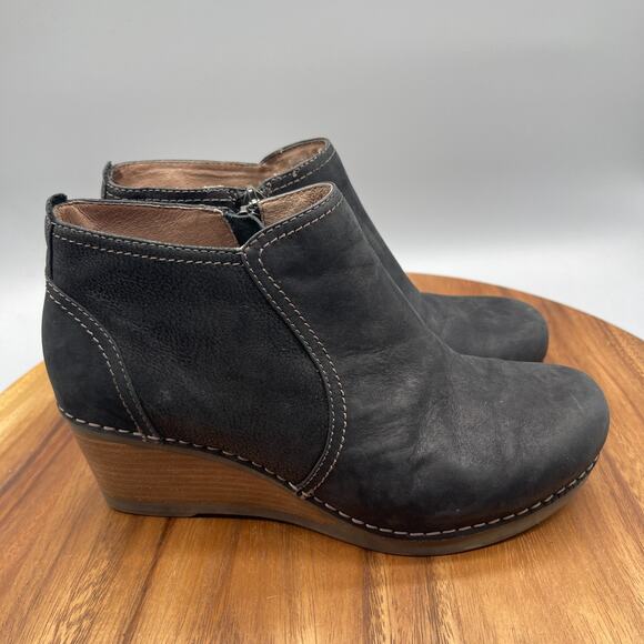Dansko Susan Booties Womens Size 9.5 / 40 Black Nubuck Leather Wedge Ankle - Picture 1 of 8